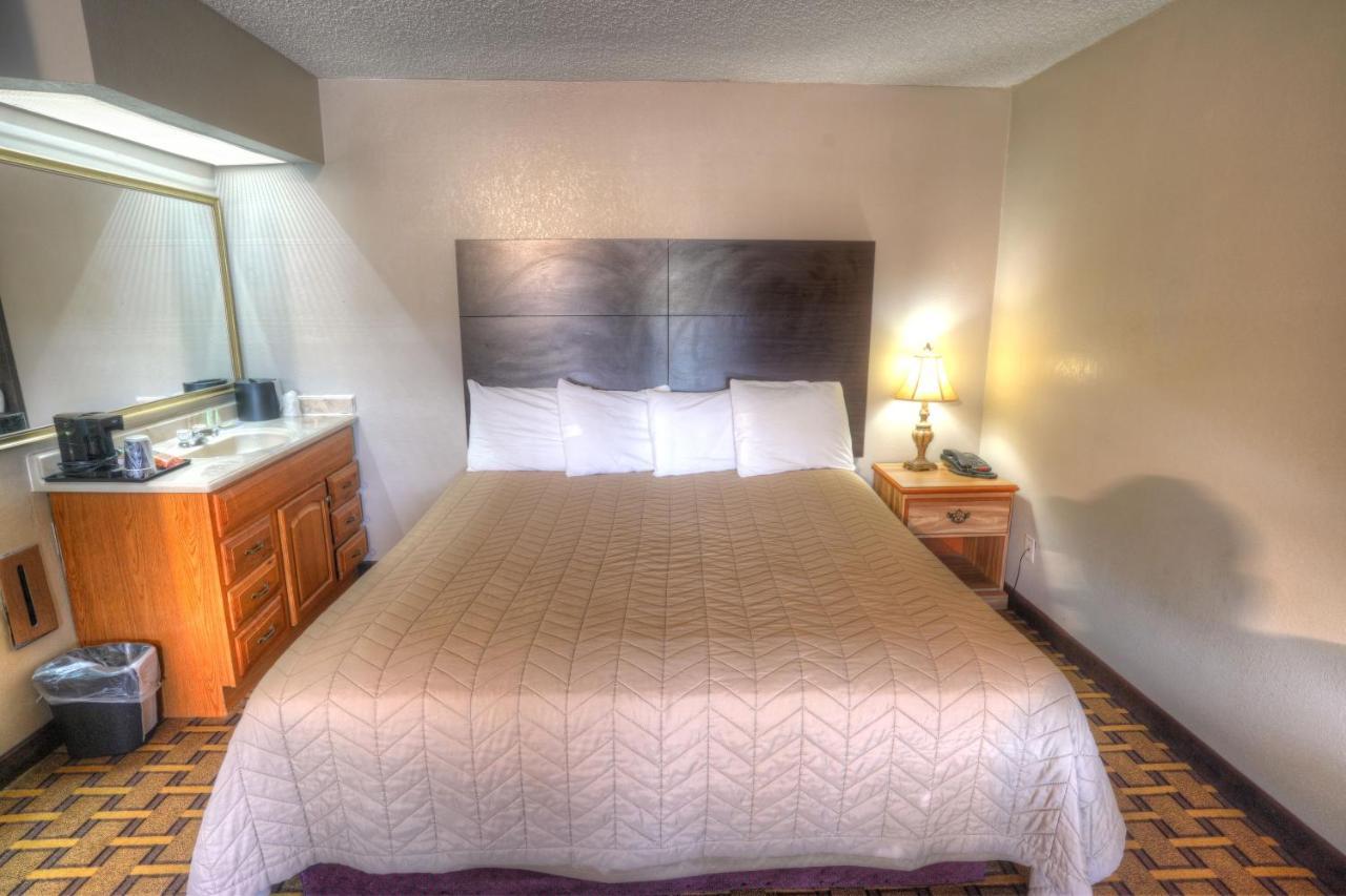 Amerivu Inn & Suites - Helen - Downtown Extérieur photo